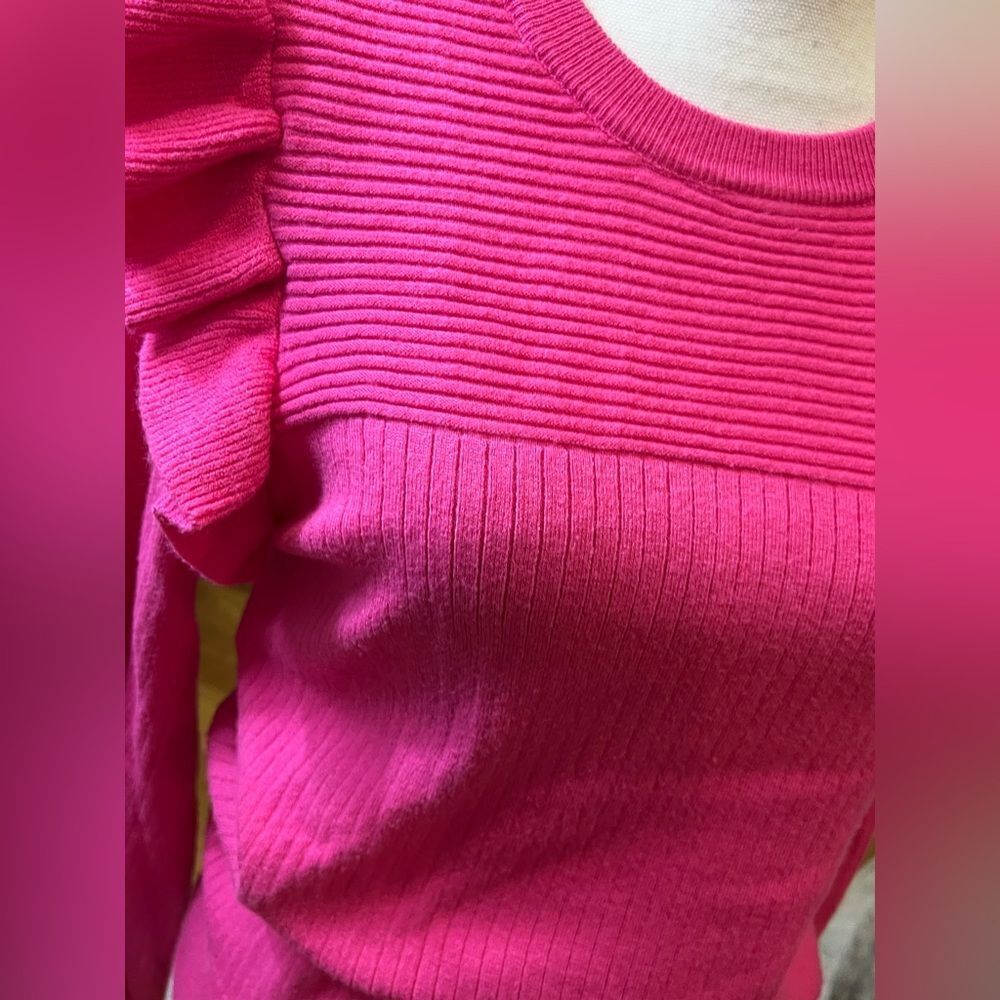 & Merci womens hot Pink Ruffled sweater size L - Picture 2 of 8